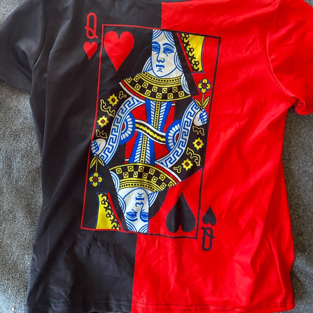 O Neck, Card T-shirt “QUEEN”